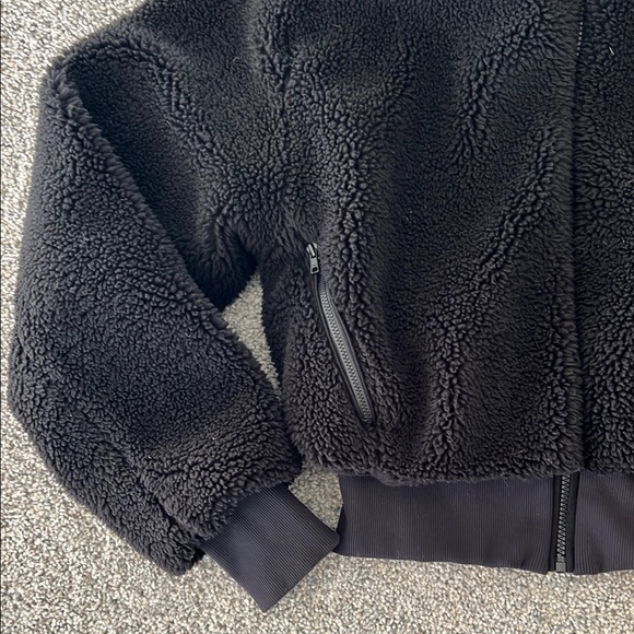 Alo Yoga Sherpa Foxy Hooded Jacket. - Picture 2 of 7